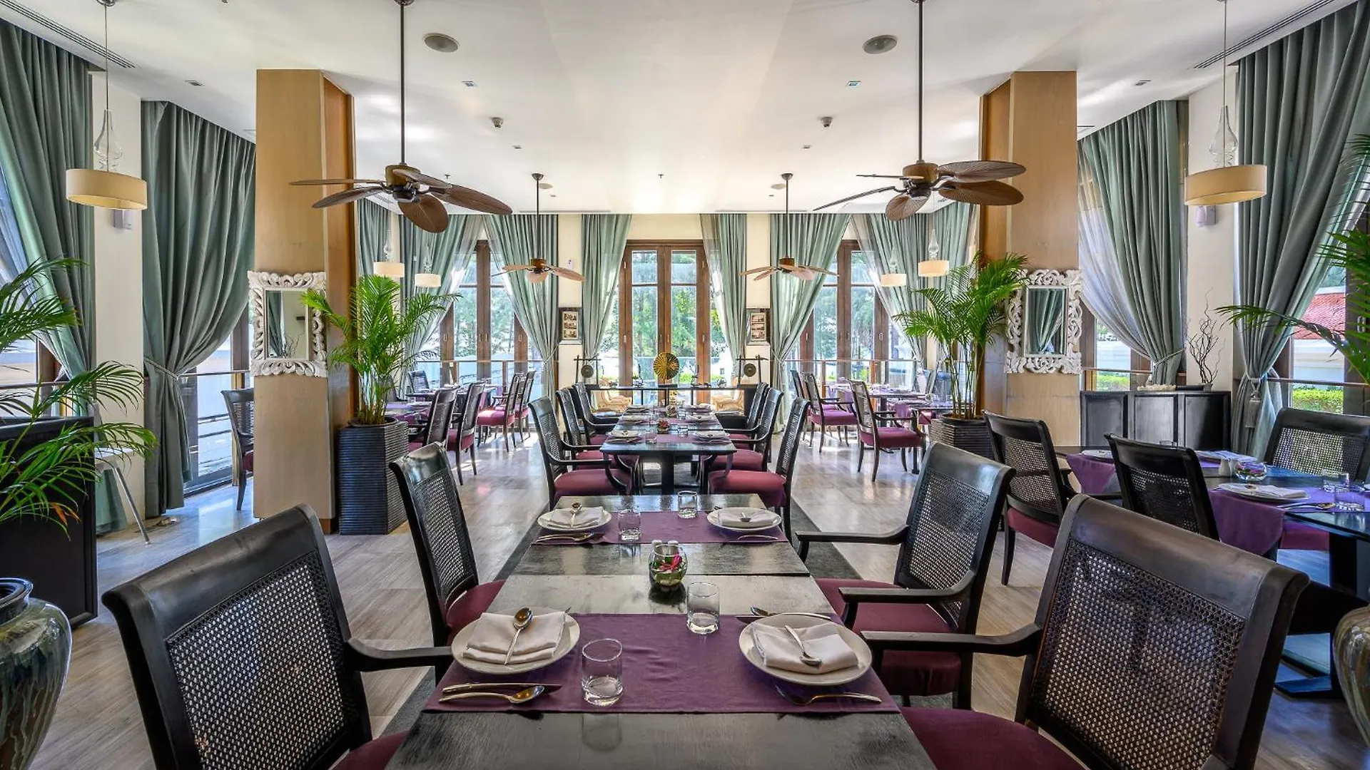 *****  Maikhao Dream Villa Resort And Spa, Maikhao Phuket Thailand